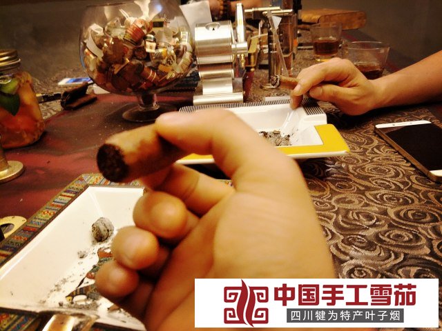 蒙特克里斯托(MONTECRISTO)丘吉尔ANEJADOS（25）雪茄