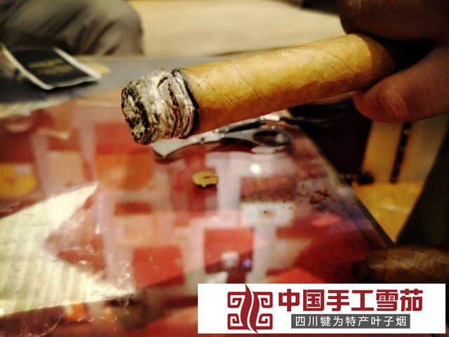 蒙特克里斯托(MONTECRISTO)丘吉尔ANEJADOS（25）雪茄